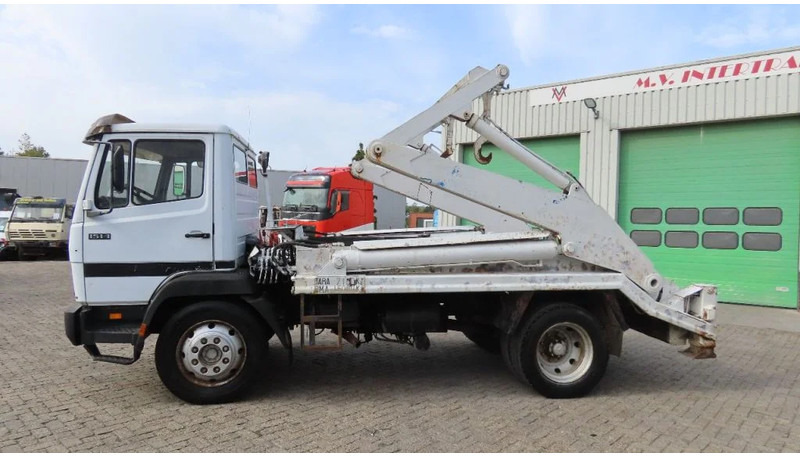 Mercedes-Benz 1514 Manual diesel pomp. Very clean - משאית מערכת כבלים: תמונה 3 Mercedes-Benz 1514 Manual diesel pomp. Very clean - משאית מערכת כבלים: תמונה 3
