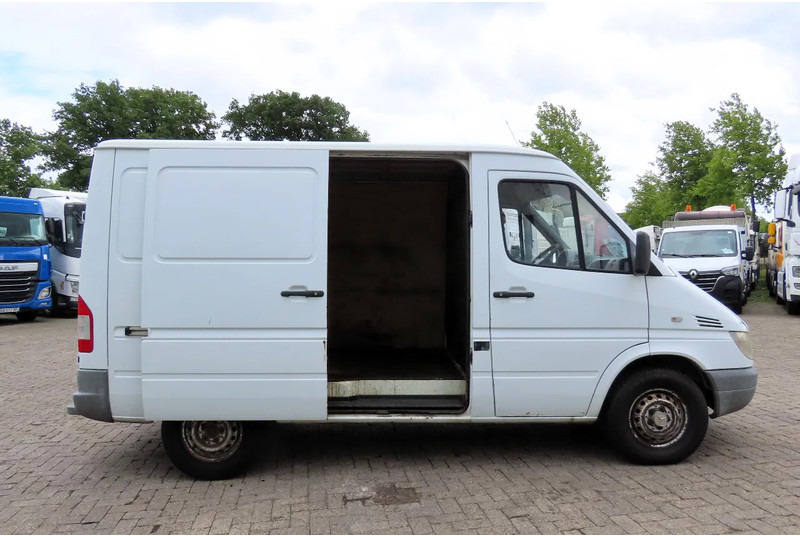 Mercedes-Benz Sprinter 208 3 seats. Very good bus! 100% engine and gearbox! France use - כלי רכב מסחרי עם לוח: תמונה 3 Mercedes-Benz Sprinter 208 3 seats. Very good bus! 100% engine and gearbox! France use - כלי רכב מסחרי עם לוח: תמונה 3