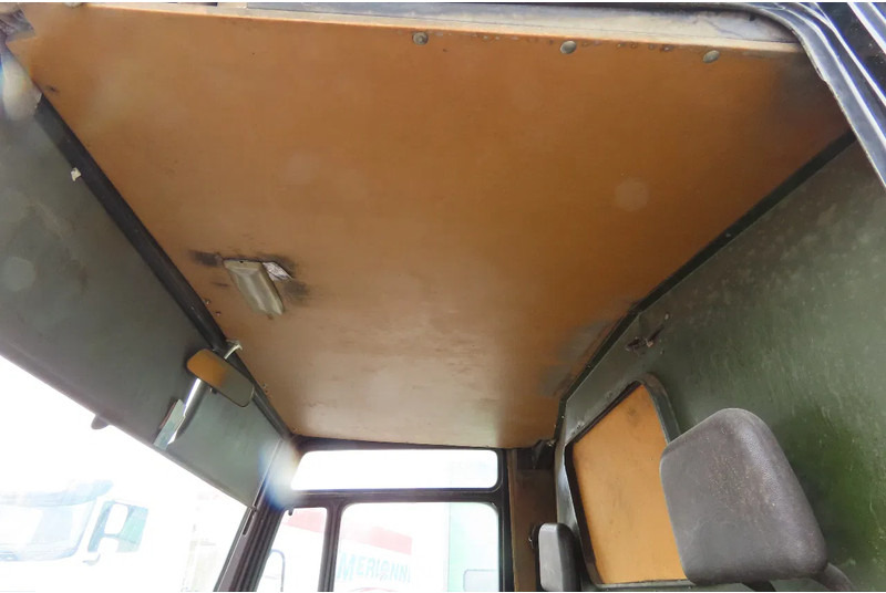 כלי רכב מסחרי עם לוח Mercedes-Benz Vario 609 (manual injection).Very clean: תמונה 12