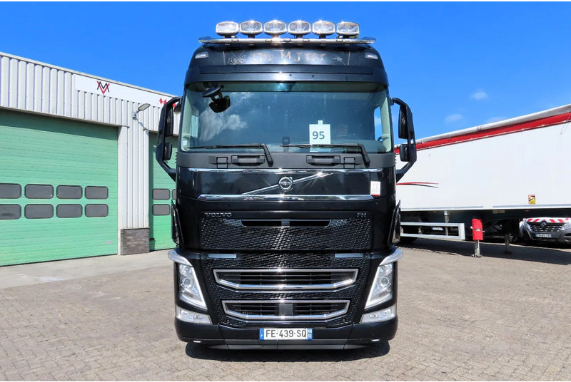 Volvo FH 540 YV2RT60A5KB900559,real leather, 2x tanks, 2 beds. Royal Volvo! - יחידת טרקטור: תמונה 3 Volvo FH 540 YV2RT60A5KB900559,real leather, 2x tanks, 2 beds. Royal Volvo! - יחידת טרקטור: תמונה 3