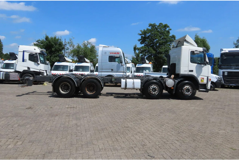 Volvo FM 12.380 8x4 FULL SPRING. 100% condition! - משאית עם שלדת תא: תמונה 5 Volvo FM 12.380 8x4 FULL SPRING. 100% condition! - משאית עם שלדת תא: תמונה 5