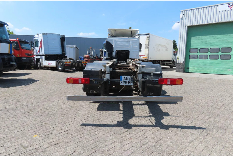 Volvo FM 380 8x4 FULL SPRING. 100% condition! - משאית עם שלדת תא: תמונה 5 Volvo FM 380 8x4 FULL SPRING. 100% condition! - משאית עם שלדת תא: תמונה 5
