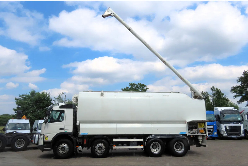 Volvo FMX 450 8x4 AUGER, radio control, 7 COMP. Full Volvo Service! . EXCELLENT condition - משאית מכל: תמונה 2 Volvo FMX 450 8x4 AUGER, radio control, 7 COMP. Full Volvo Service! . EXCELLENT condition - משאית מכל: תמונה 2