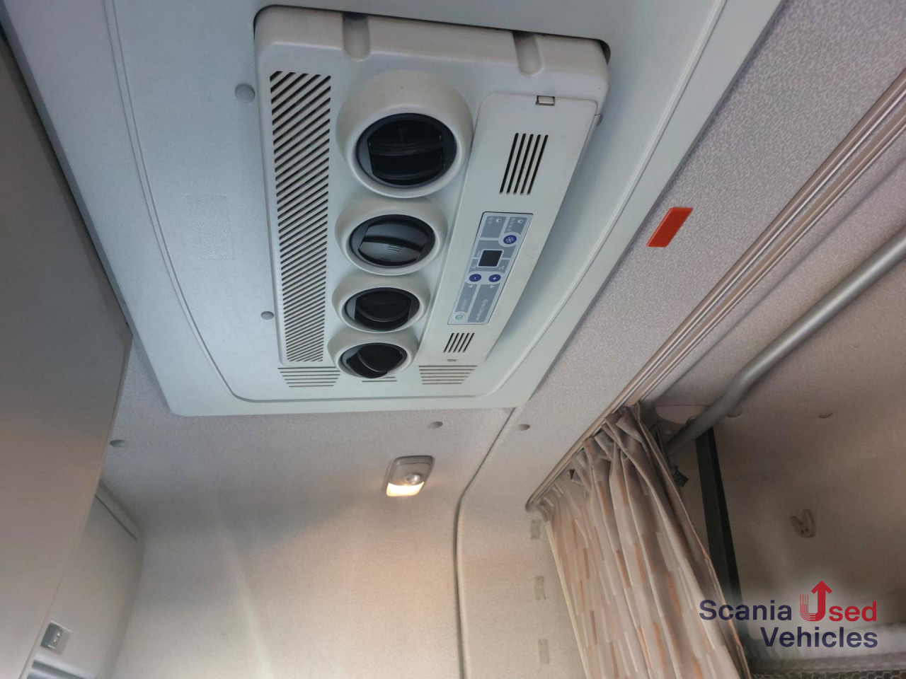 DAF XF 460 FT Space Cab Low deck - יחידת טרקטור: תמונה 4 DAF XF 460 FT Space Cab Low deck - יחידת טרקטור: תמונה 4