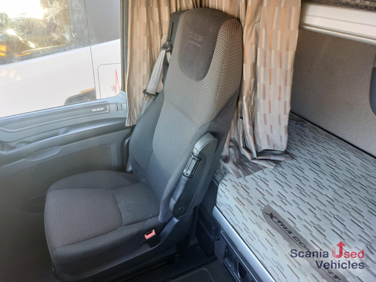 DAF XF 460 FT Space Cab Low deck - יחידת טרקטור: תמונה 5 DAF XF 460 FT Space Cab Low deck - יחידת טרקטור: תמונה 5