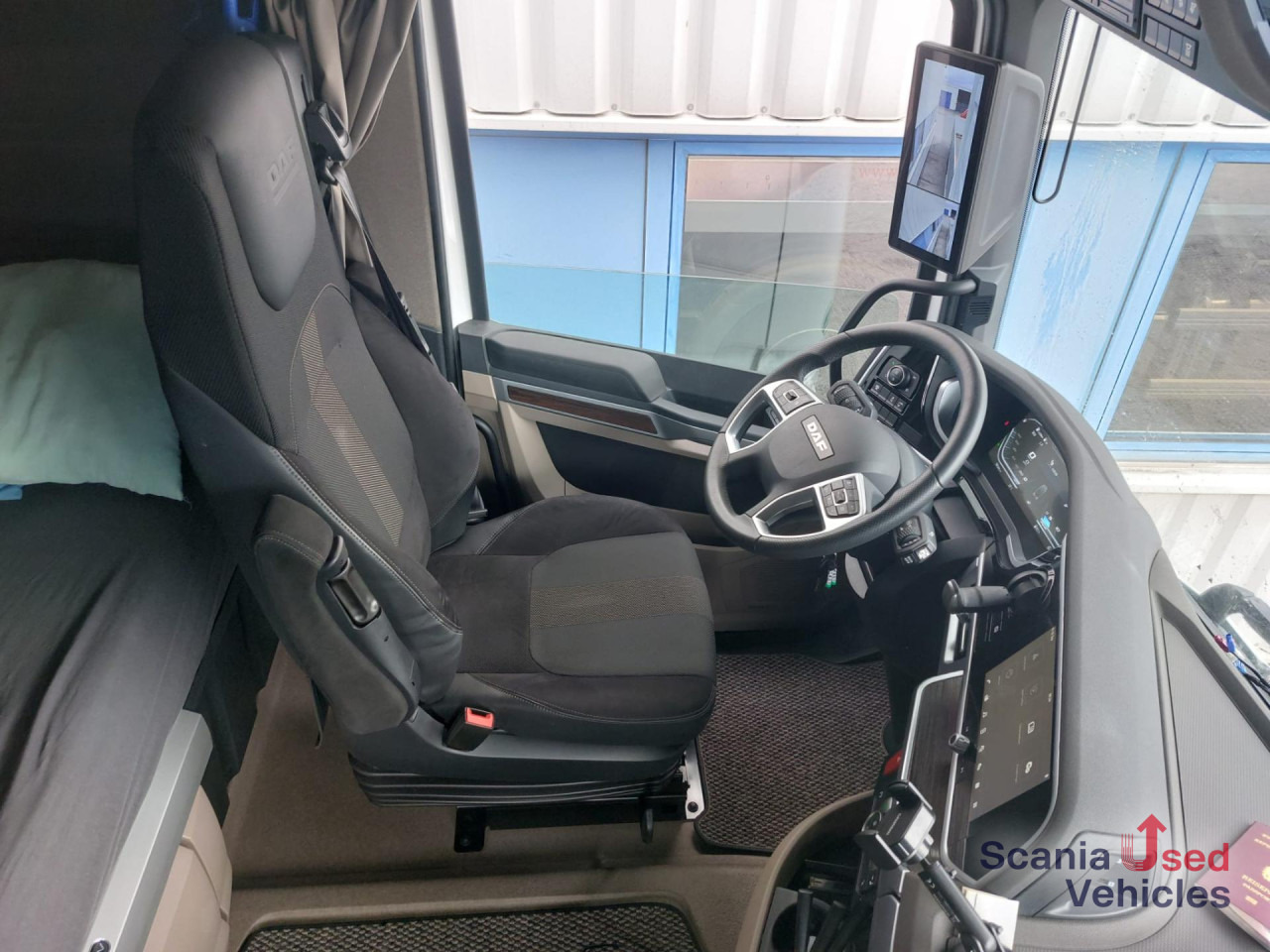 DAF XG 530 FAN 6x2-4 PALFINGER PK 22002-EH D - משאית צד נופל/ שטוחה, משאית מנוף: תמונה 2 DAF XG 530 FAN 6x2-4 PALFINGER PK 22002-EH D - משאית צד נופל/ שטוחה, משאית מנוף: תמונה 2