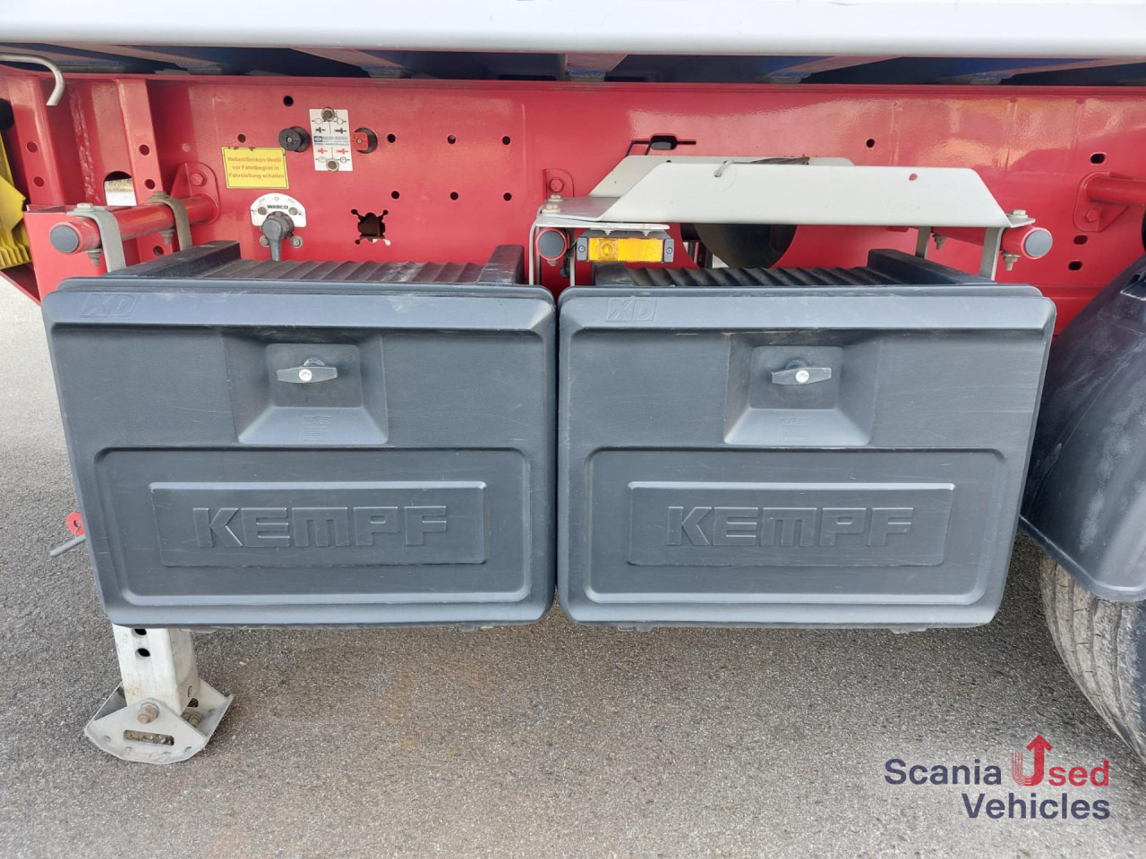 KEMPF SKM 3/S/ 39 A 10 Kastenmulde - סמיטריילר עם מזהיר: תמונה 2 KEMPF SKM 3/S/ 39 A 10 Kastenmulde - סמיטריילר עם מזהיר: תמונה 2
