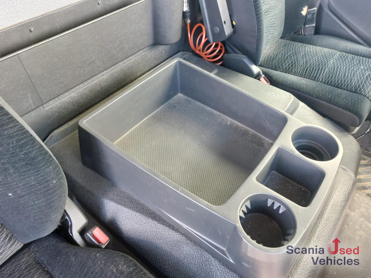 MERCEDES-BENZ Atego 1221 L Koffer Ladebordwand - משאית תיבה: תמונה 2 MERCEDES-BENZ Atego 1221 L Koffer Ladebordwand - משאית תיבה: תמונה 2