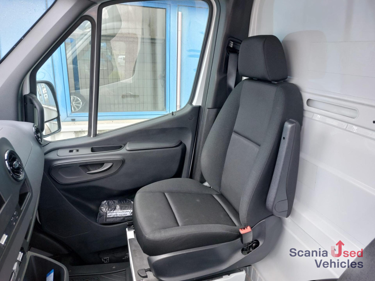 MERCEDES-BENZ Sprinter 316 CDI KOFFER Ladebordwand - כלי רכב מסחרי עם תיבה: תמונה 2 MERCEDES-BENZ Sprinter 316 CDI KOFFER Ladebordwand - כלי רכב מסחרי עם תיבה: תמונה 2