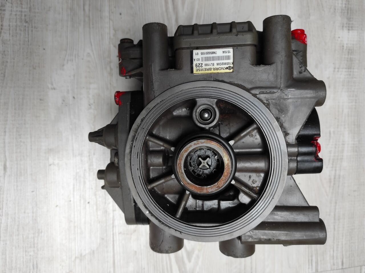 Knorr-Bremse Renault truck - חלקי בלמים עבור משאית: תמונה 1 Knorr-Bremse Renault truck - חלקי בלמים עבור משאית: תמונה 1