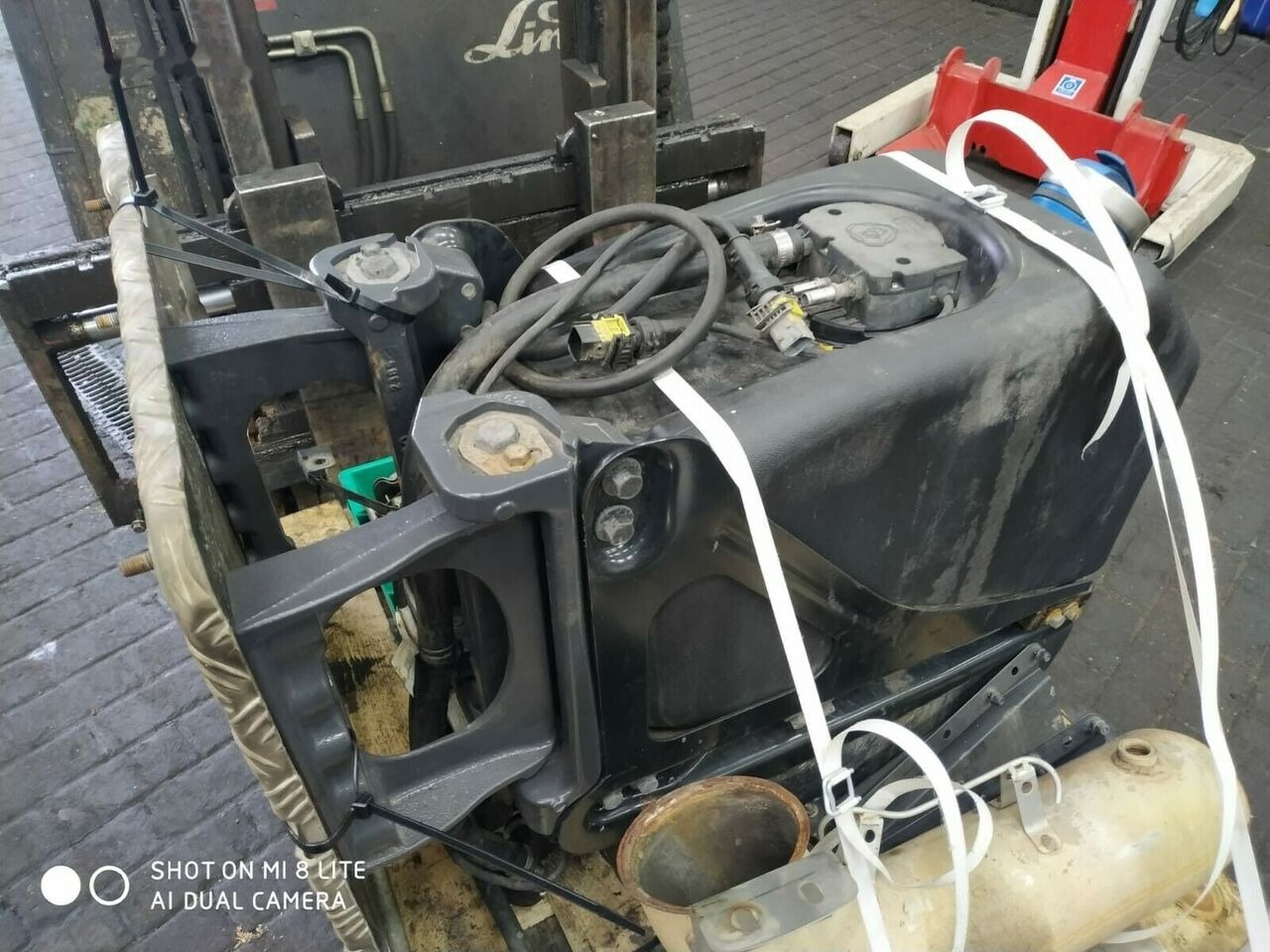 Scania 2244863 2140809 - מכל AdBlue עבור משאית: תמונה 4 Scania 2244863 2140809 - מכל AdBlue עבור משאית: תמונה 4