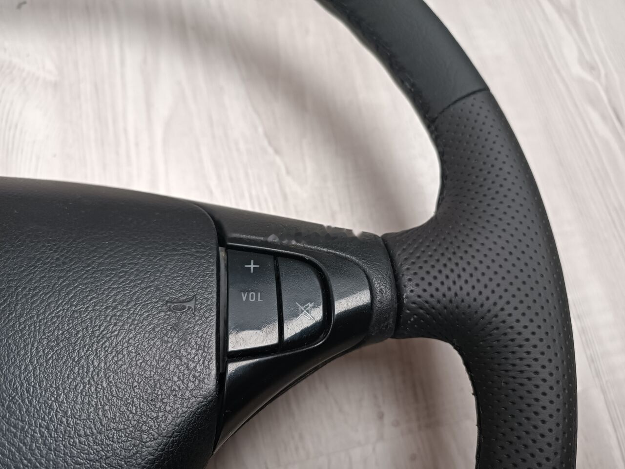 Scania NEW LEATHER Scania R - גלגל הגה עבור משאית: תמונה 2 Scania NEW LEATHER Scania R - גלגל הגה עבור משאית: תמונה 2