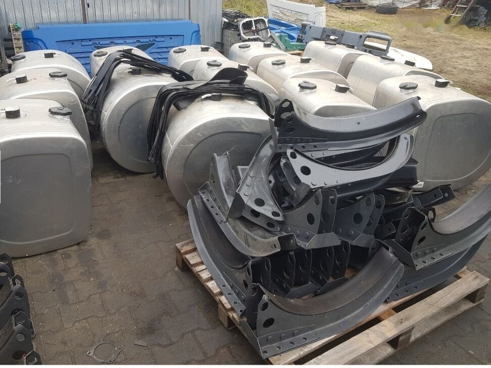 Volvo NEW COMPLETE TANK 285 DM3 22063854 Volvo - מכל דלק עבור משאית: תמונה 2 Volvo NEW COMPLETE TANK 285 DM3 22063854 Volvo - מכל דלק עבור משאית: תמונה 2