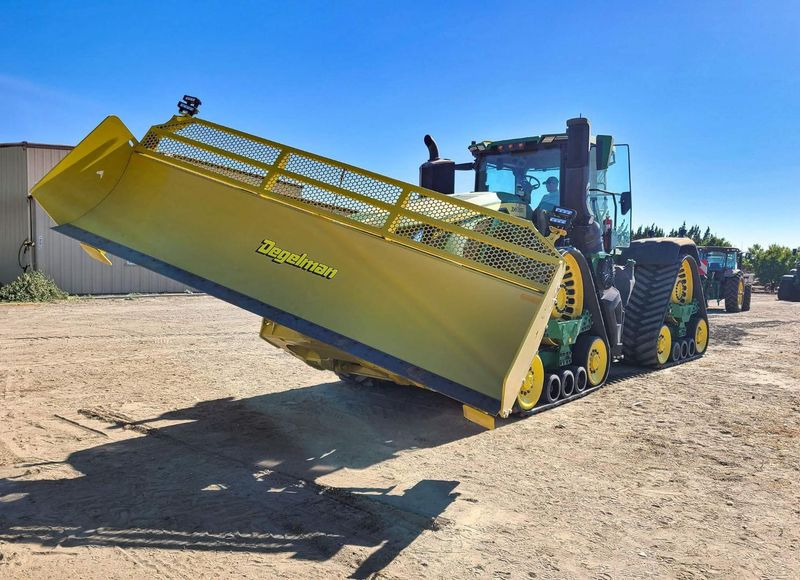 Degelman Dozer Blade 7900 zum John Deere 9RX 710, 9RX 770, 9RX 830 - להב: תמונה 1 Degelman Dozer Blade 7900 zum John Deere 9RX 710, 9RX 770, 9RX 830 - להב: תמונה 1