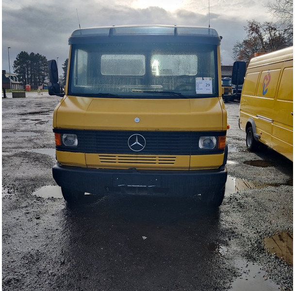 Mercedes-Benz 609 - משאית הובלה אוטומטית: תמונה 2 Mercedes-Benz 609 - משאית הובלה אוטומטית: תמונה 2