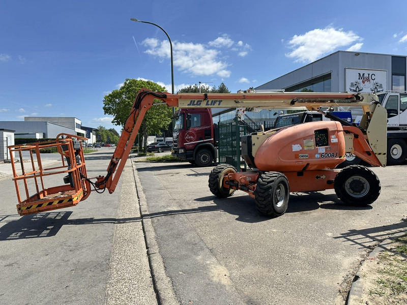 JLG 600AJ 4x4x4 - 20m - 230kg - DIESEL - BELGISCHE MACHINE - פלטפורמה אווירית: תמונה 4 JLG 600AJ 4x4x4 - 20m - 230kg - DIESEL - BELGISCHE MACHINE - פלטפורמה אווירית: תמונה 4