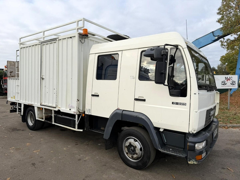 MAN 10.225 LC CLOSED BOX / KOFFER - DOKA - MANUAL GEARBOX - *344.000km* - STEEL SPRING / BLATT / LAMES - BE TRUCK - משאית תיבה: תמונה 1 MAN 10.225 LC CLOSED BOX / KOFFER - DOKA - MANUAL GEARBOX - *344.000km* - STEEL SPRING / BLATT / LAMES - BE TRUCK - משאית תיבה: תמונה 1
