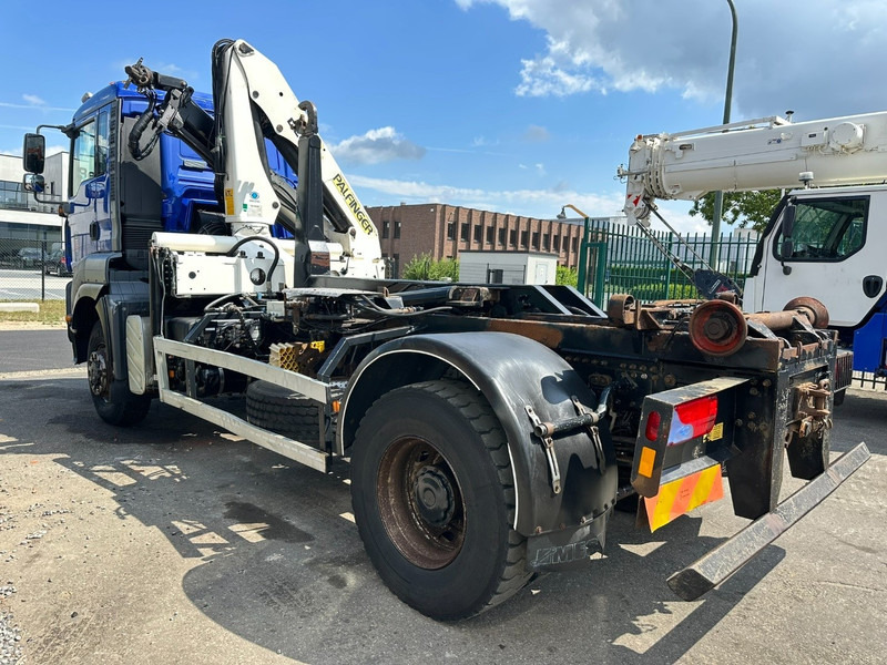 MAN TGA 18.310 4x4 HOOKLIFT + CRANE PALFINGER PK12000 - RADIO - ROTATOR - STEEL SPRING / HUB REDUCTION - MANUAL ZF - BE TRUCK - משאית הרמת וו, משאית מנוף: תמונה 5 MAN TGA 18.310 4x4 HOOKLIFT + CRANE PALFINGER PK12000 - RADIO - ROTATOR - STEEL SPRING / HUB REDUCTION - MANUAL ZF - BE TRUCK - משאית הרמת וו, משאית מנוף: תמונה 5
