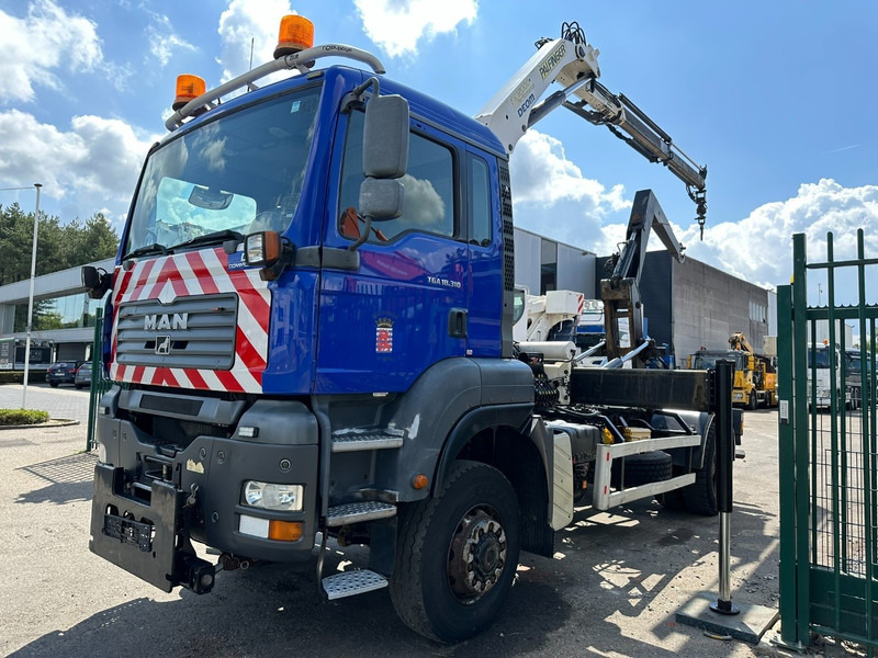 MAN TGA 18.310 4x4 HOOKLIFT + CRANE PALFINGER PK12000 - RADIO - ROTATOR - STEEL SPRING / HUB REDUCTION - MANUAL ZF - BE TRUCK - משאית הרמת וו, משאית מנוף: תמונה 3 MAN TGA 18.310 4x4 HOOKLIFT + CRANE PALFINGER PK12000 - RADIO - ROTATOR - STEEL SPRING / HUB REDUCTION - MANUAL ZF - BE TRUCK - משאית הרמת וו, משאית מנוף: תמונה 3
