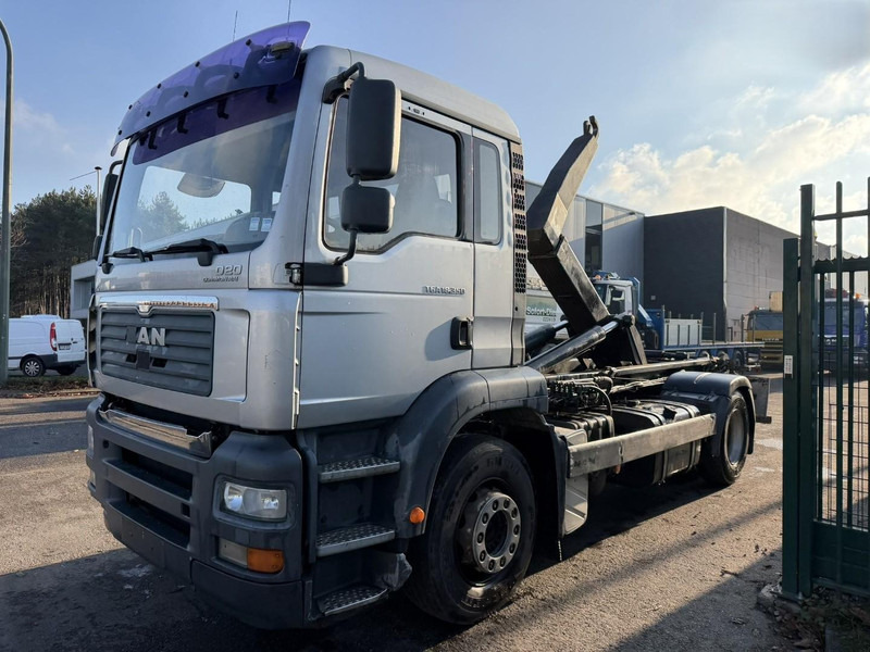 MAN TGA 18.350 4x2 19T HOOKLIFT / ABROLLKIPPER / GANCHO / AMPLIROL - EURO 3 - AS TRONIC AUTOMATIC - משאית הרמת וו: תמונה 3 MAN TGA 18.350 4x2 19T HOOKLIFT / ABROLLKIPPER / GANCHO / AMPLIROL - EURO 3 - AS TRONIC AUTOMATIC - משאית הרמת וו: תמונה 3