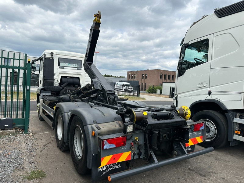 MAN TGS 28.360 6x2 HOOKLIFT 21T HIAB MULTILIFT XR21-S51 - LIFT AXLE - BE TRUCK - משאית הרמת וו: תמונה 4 MAN TGS 28.360 6x2 HOOKLIFT 21T HIAB MULTILIFT XR21-S51 - LIFT AXLE - BE TRUCK - משאית הרמת וו: תמונה 4