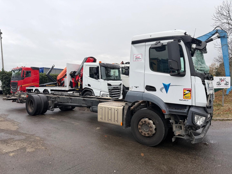 Mercedes-Benz ANTOS 1830 - 4x2 (8m90) CHASSIS CABINE - 19T - A/C - TAILLIFT - *440.000km* - EURO 6 - ENGINE + GEARBOX + CHASSIS = OK - משאית עם שלדת תא: תמונה 1 Mercedes-Benz ANTOS 1830 - 4x2 (8m90) CHASSIS CABINE - 19T - A/C - TAILLIFT - *440.000km* - EURO 6 - ENGINE + GEARBOX + CHASSIS = OK - משאית עם שלדת תא: תמונה 1