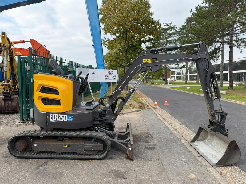 Volvo ECR25D 1159 UREN - SLOOP + SORTEERFUNCTIE - EXTRA HYDR. LEIDINGEN - HYDR SNELWISSEL - CE - BE MACHINE - מיני מחפר: תמונה 3 Volvo ECR25D 1159 UREN - SLOOP + SORTEERFUNCTIE - EXTRA HYDR. LEIDINGEN - HYDR SNELWISSEL - CE - BE MACHINE - מיני מחפר: תמונה 3