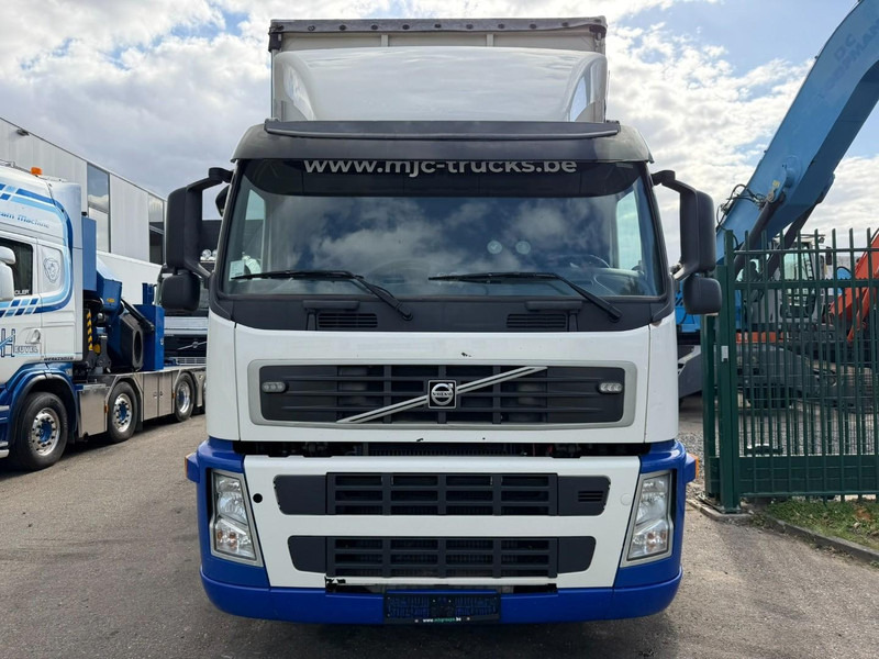 Volvo FM 370 6x2 BOX 8m15 - LIFT + STEERING AXLE - EURO 5 - I SHIFT - 26T - TÜV 06/2026 - VERY NICE CONDITION -  BE TRUCK - משאית וילונות צד: תמונה 2 Volvo FM 370 6x2 BOX 8m15 - LIFT + STEERING AXLE - EURO 5 - I SHIFT - 26T - TÜV 06/2026 - VERY NICE CONDITION -  BE TRUCK - משאית וילונות צד: תמונה 2