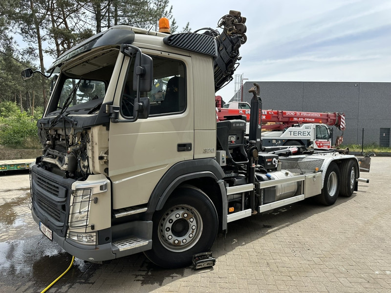 Volvo FM 370 6x2 HOOKLIFT 21T + CRANE HIAB 144 E-4 HIDUO - ENGINE / GEARBOX OK - CHASSIS OK - RUNNING + DRIVING - BE TRUCK - משאית הרמת וו, משאית מנוף: תמונה 4 Volvo FM 370 6x2 HOOKLIFT 21T + CRANE HIAB 144 E-4 HIDUO - ENGINE / GEARBOX OK - CHASSIS OK - RUNNING + DRIVING - BE TRUCK - משאית הרמת וו, משאית מנוף: תמונה 4