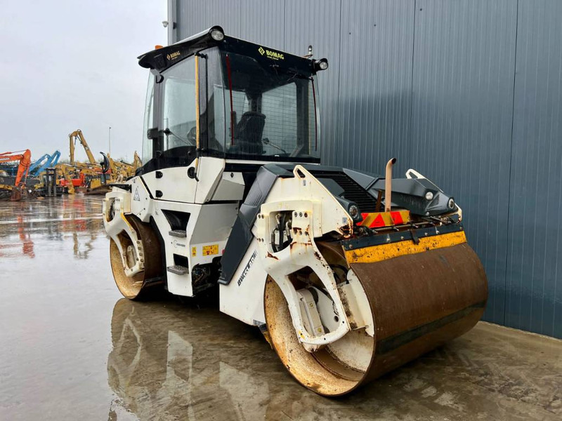 Bomag BW151AD-5 - רולר: תמונה 2 Bomag BW151AD-5 - רולר: תמונה 2