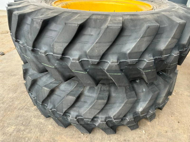 Bridgestone 1000 x 20 Set / 10.00 x 20: 4x2 Tyres - גלגלים וצמיגים עבור מכונת בנייה: תמונה 5 Bridgestone 1000 x 20 Set / 10.00 x 20: 4x2 Tyres - גלגלים וצמיגים עבור מכונת בנייה: תמונה 5
