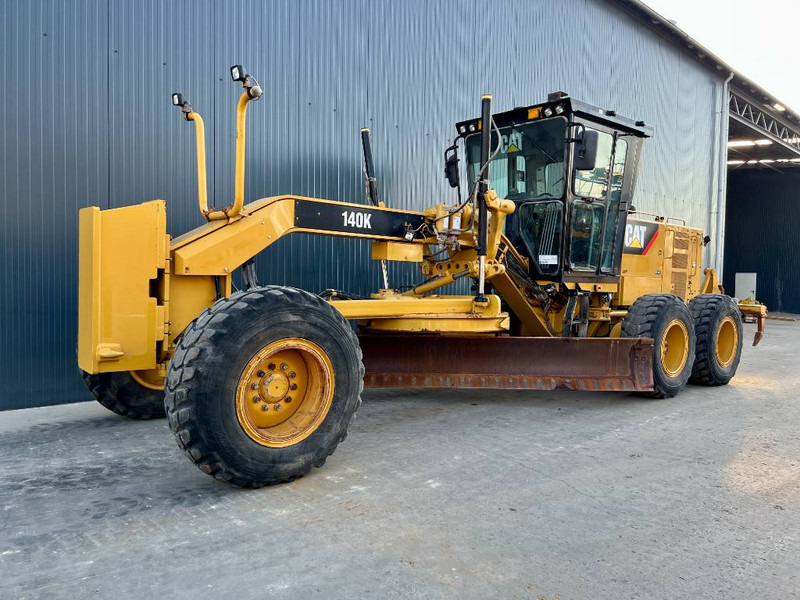 Cat 140K - מפלסת: תמונה 1 Cat 140K - מפלסת: תמונה 1