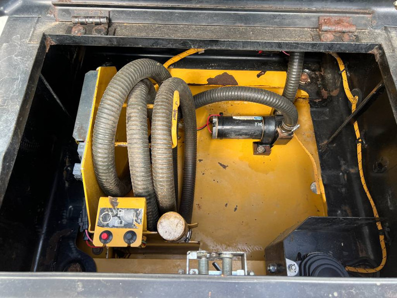 מחפר סורק Cat 323EL VA: תמונה 14