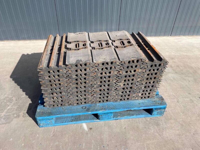 Hyundai R210 / R215 / R220 / R235 / R250 / R260 - מסגרת/ שלדה עבור מכונת בנייה: תמונה 4 Hyundai R210 / R215 / R220 / R235 / R250 / R260 - מסגרת/ שלדה עבור מכונת בנייה: תמונה 4