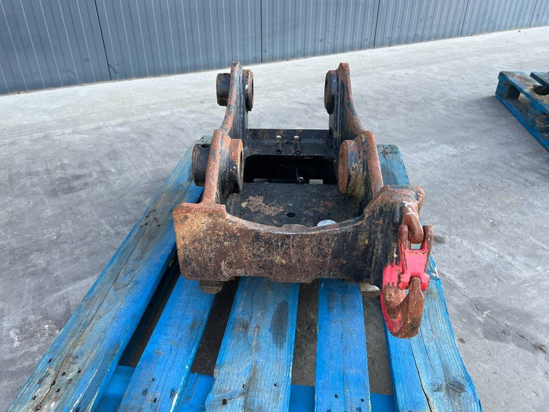 OilQuick OQ65 - 311F / 313F / 315F - מצמד מהיר עבור מכונת בנייה: תמונה 2 OilQuick OQ65 - 311F / 313F / 315F - מצמד מהיר עבור מכונת בנייה: תמונה 2