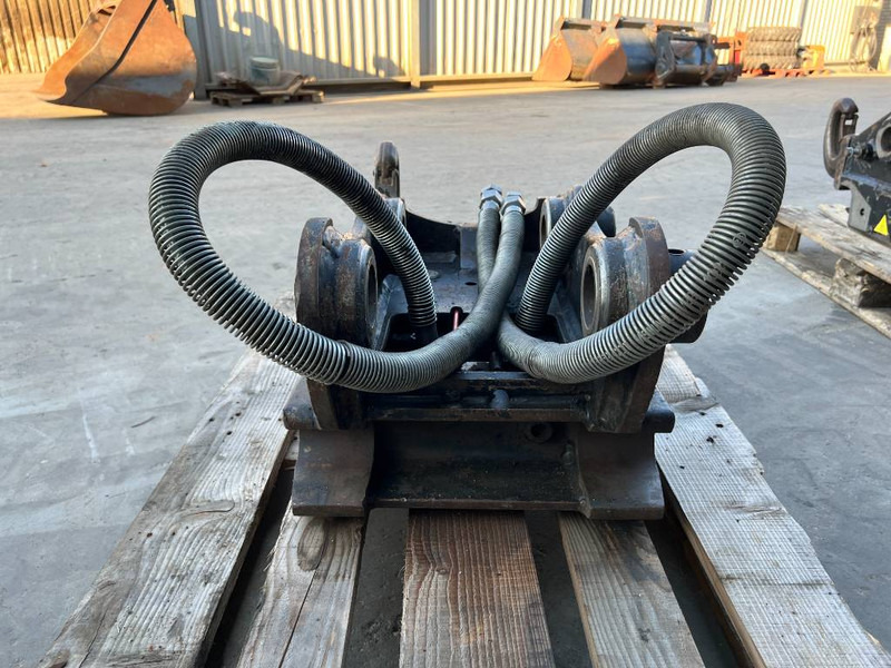 OilQuick OQ65 - 311F / 313F / 315F - מצמד מהיר עבור מכונת בנייה: תמונה 5 OilQuick OQ65 - 311F / 313F / 315F - מצמד מהיר עבור מכונת בנייה: תמונה 5