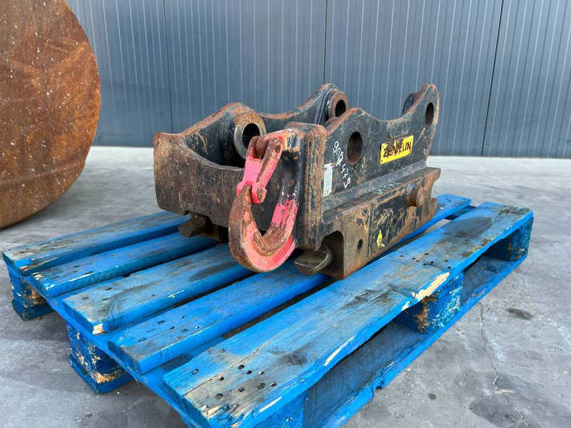 OilQuick OQ65 - 311F / 313F / 315F - מצמד מהיר עבור מכונת בנייה: תמונה 1 OilQuick OQ65 - 311F / 313F / 315F - מצמד מהיר עבור מכונת בנייה: תמונה 1