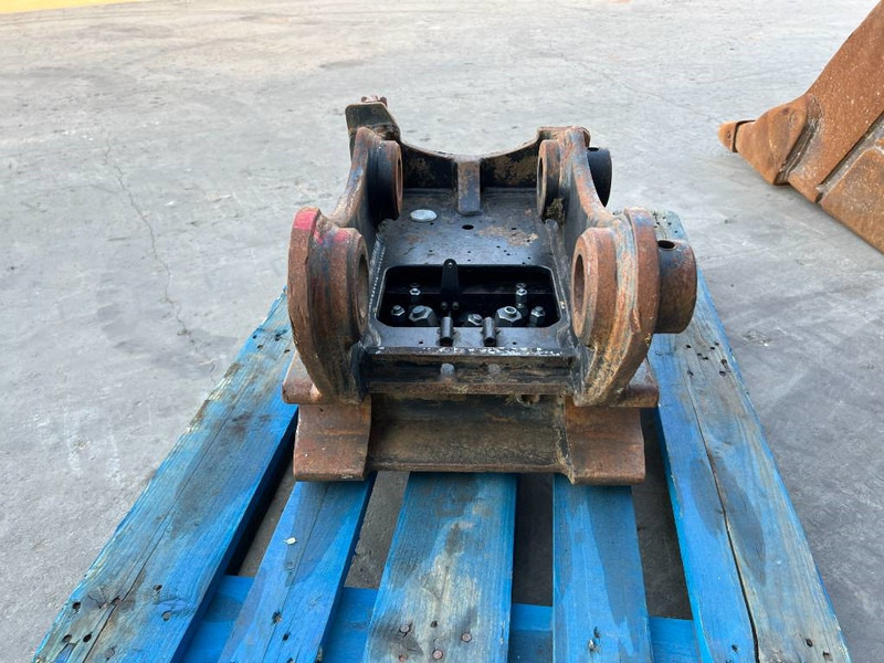 OilQuick OQ65 - 311F / 313F / 315F - מצמד מהיר עבור מכונת בנייה: תמונה 5 OilQuick OQ65 - 311F / 313F / 315F - מצמד מהיר עבור מכונת בנייה: תמונה 5