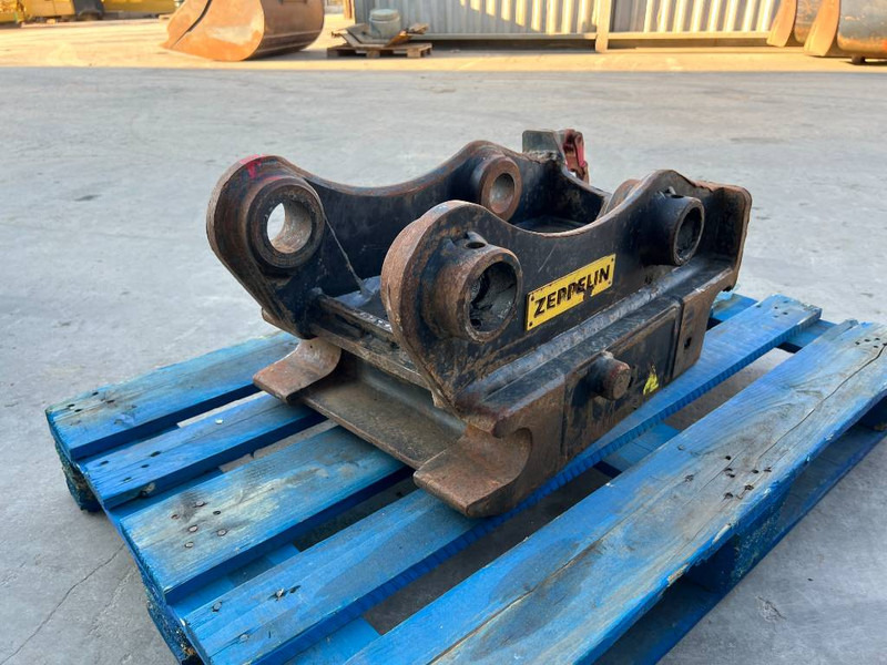 OilQuick OQ65 - 311F / 313F / 315F - מצמד מהיר עבור מכונת בנייה: תמונה 4 OilQuick OQ65 - 311F / 313F / 315F - מצמד מהיר עבור מכונת בנייה: תמונה 4