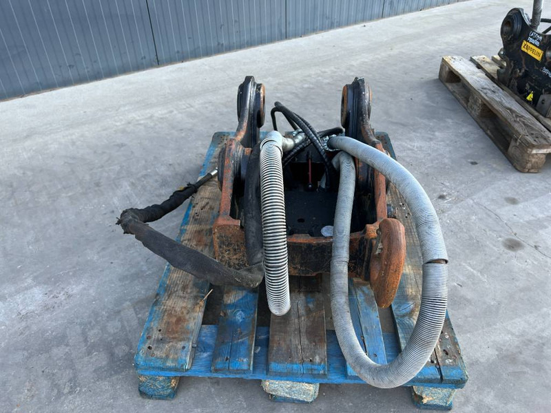 OilQuick OQ65 - M314F / M316F / M318F - מצמד מהיר עבור מכונת בנייה: תמונה 2 OilQuick OQ65 - M314F / M316F / M318F - מצמד מהיר עבור מכונת בנייה: תמונה 2
