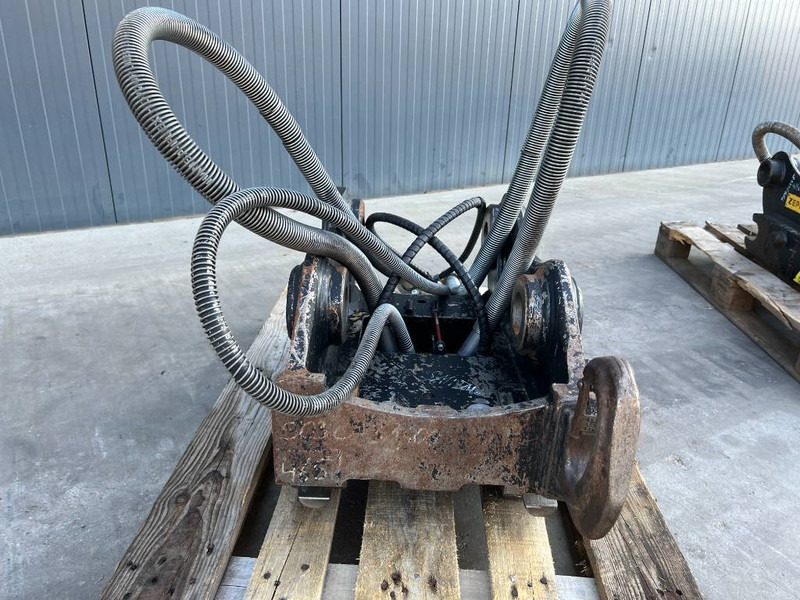 OilQuick OQ65 - M314F / M316F / M318F - מצמד מהיר עבור מכונת בנייה: תמונה 2 OilQuick OQ65 - M314F / M316F / M318F - מצמד מהיר עבור מכונת בנייה: תמונה 2