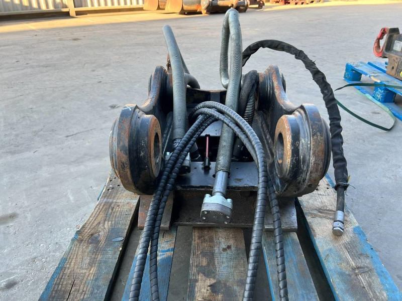 OilQuick OQ65 - M314F / M316F / M318F - מצמד מהיר עבור מכונת בנייה: תמונה 5 OilQuick OQ65 - M314F / M316F / M318F - מצמד מהיר עבור מכונת בנייה: תמונה 5