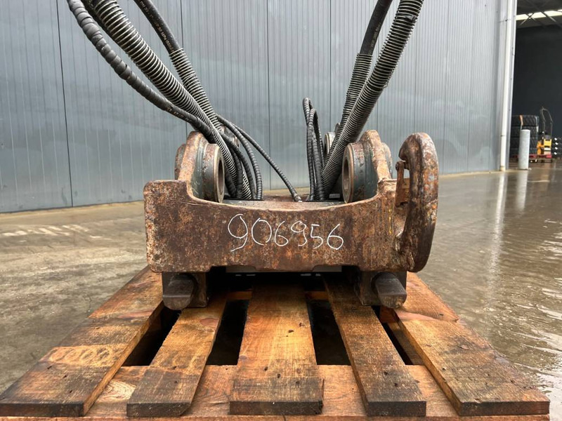 OilQuick OQ70/55 - 323D - מצמד מהיר עבור מכונת בנייה: תמונה 2 OilQuick OQ70/55 - 323D - מצמד מהיר עבור מכונת בנייה: תמונה 2