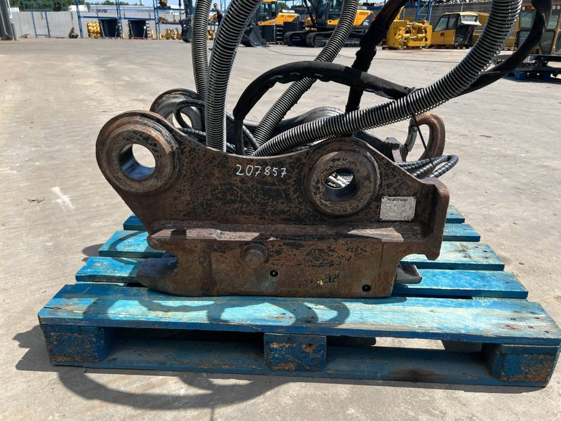 OilQuick OQ70/55 - 323E - מצמד מהיר עבור מכונת בנייה: תמונה 4 OilQuick OQ70/55 - 323E - מצמד מהיר עבור מכונת בנייה: תמונה 4