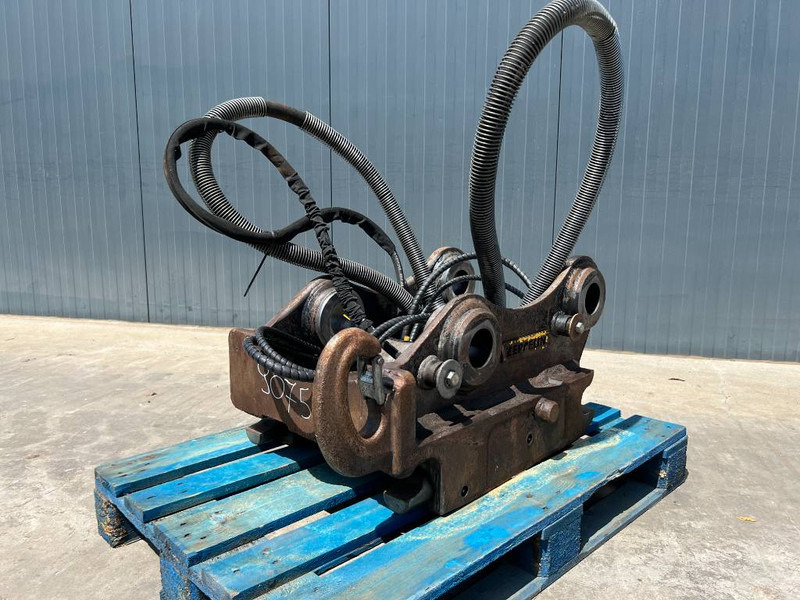 OilQuick OQ70/55 - 323E - מצמד מהיר עבור מכונת בנייה: תמונה 1 OilQuick OQ70/55 - 323E - מצמד מהיר עבור מכונת בנייה: תמונה 1