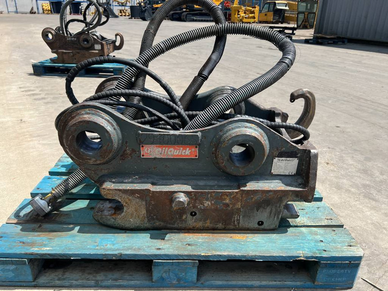 OilQuick OQ70/55 - 323E - מצמד מהיר עבור מכונת בנייה: תמונה 4 OilQuick OQ70/55 - 323E - מצמד מהיר עבור מכונת בנייה: תמונה 4