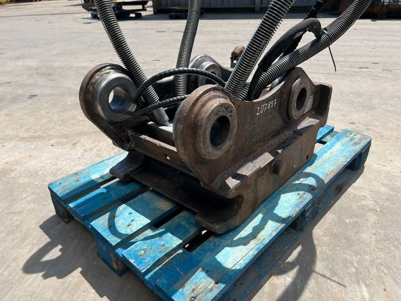 OilQuick OQ70/55 - 323E - מצמד מהיר עבור מכונת בנייה: תמונה 5 OilQuick OQ70/55 - 323E - מצמד מהיר עבור מכונת בנייה: תמונה 5