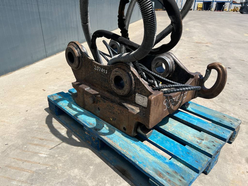 OilQuick OQ70/55 - 323E - מצמד מהיר עבור מכונת בנייה: תמונה 3 OilQuick OQ70/55 - 323E - מצמד מהיר עבור מכונת בנייה: תמונה 3
