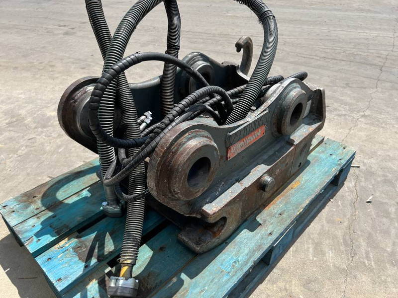 OilQuick OQ70/55 - 323E - מצמד מהיר עבור מכונת בנייה: תמונה 5 OilQuick OQ70/55 - 323E - מצמד מהיר עבור מכונת בנייה: תמונה 5