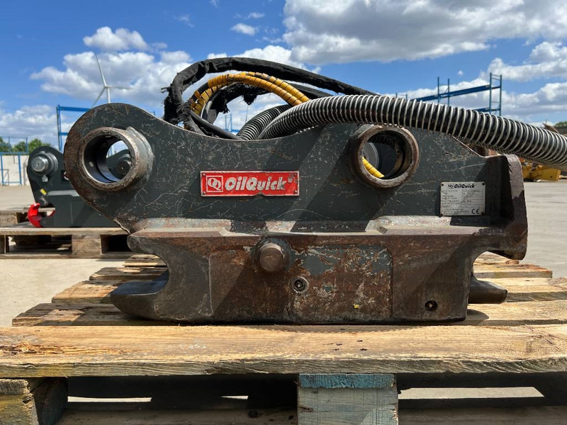 OilQuick OQ70/55 - EC210 / EC220 - מצמד מהיר עבור מכונת בנייה: תמונה 4 OilQuick OQ70/55 - EC210 / EC220 - מצמד מהיר עבור מכונת בנייה: תמונה 4